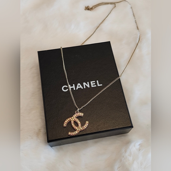 Vintage Chanel Logo Necklace - Picture 4 of 7